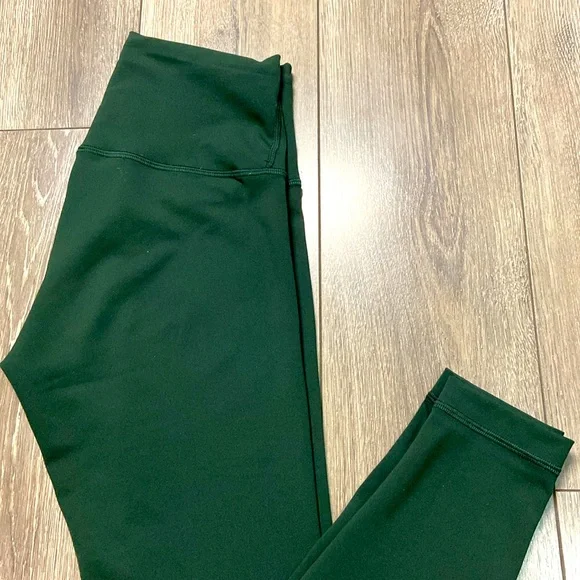 LIKE NEW Lululemon Wunder Train High-Rise 28” leggings tights 4 Legacy Green